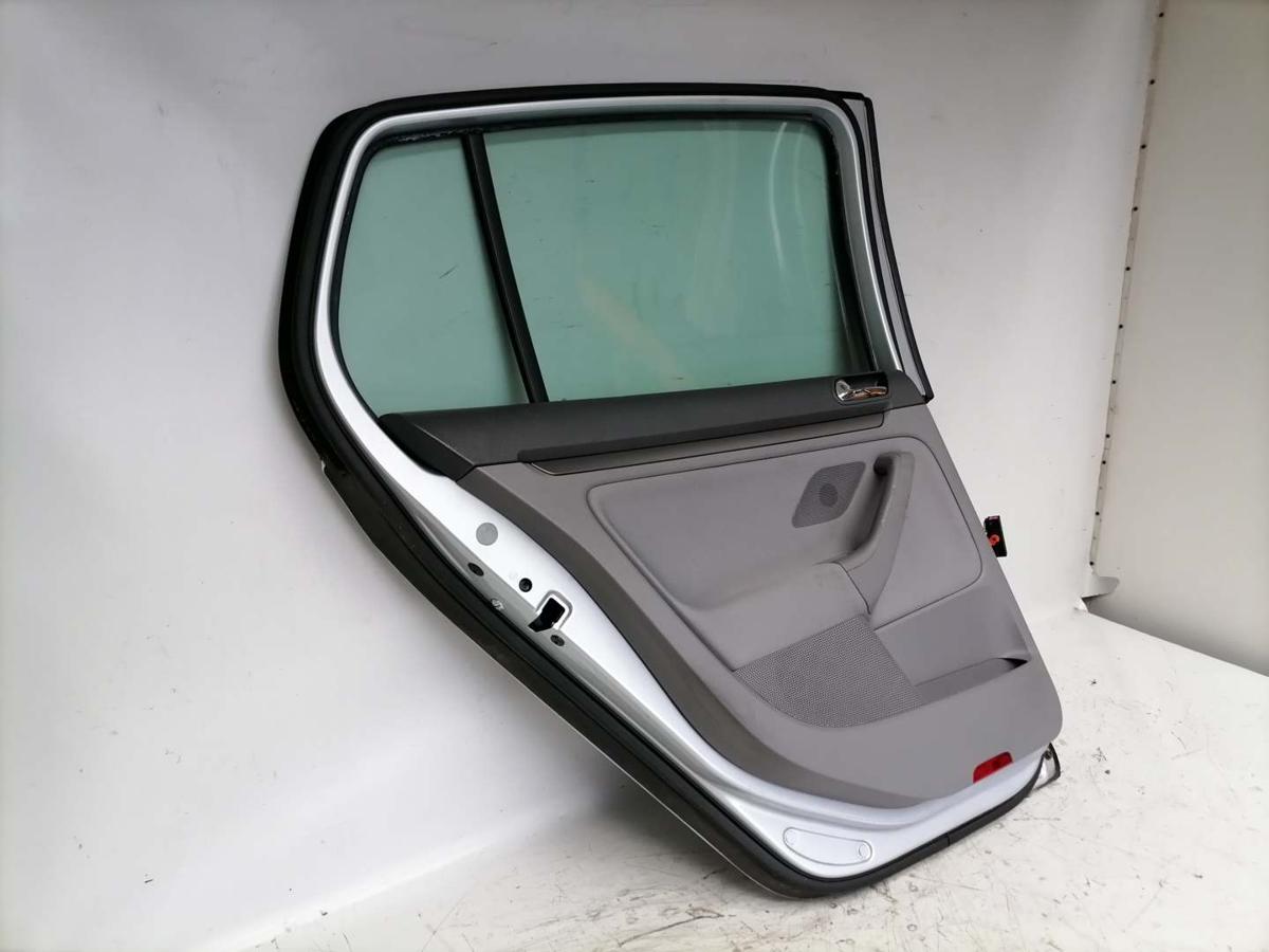 VW Golf 5 original T&uuml;r hinten links LA7W Reflexsilber Flie&szlig;heck BJ04